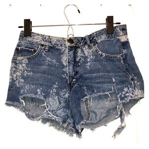 Free People Jean floral shorts size 26